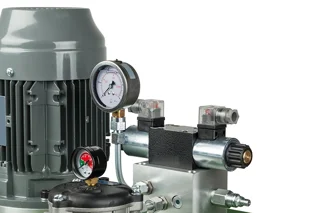 بررسی تأثیر فشار پمپ هیدرولیک در عملکرد سیستم‌ها